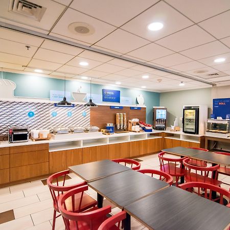 费城东北部 - 兰霍恩快捷假日酒店 朗霍恩 外观 照片
